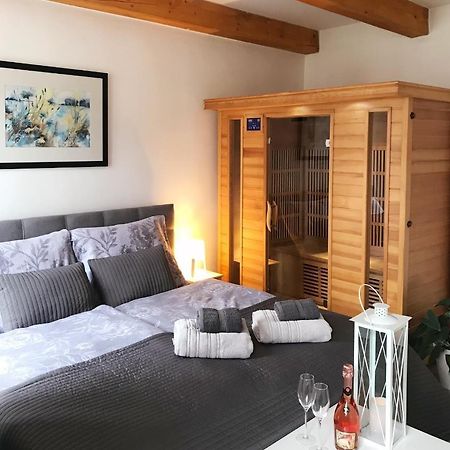 Apartman 2Kk Sauna And Aromatherapy イフラヴァ エクステリア 写真